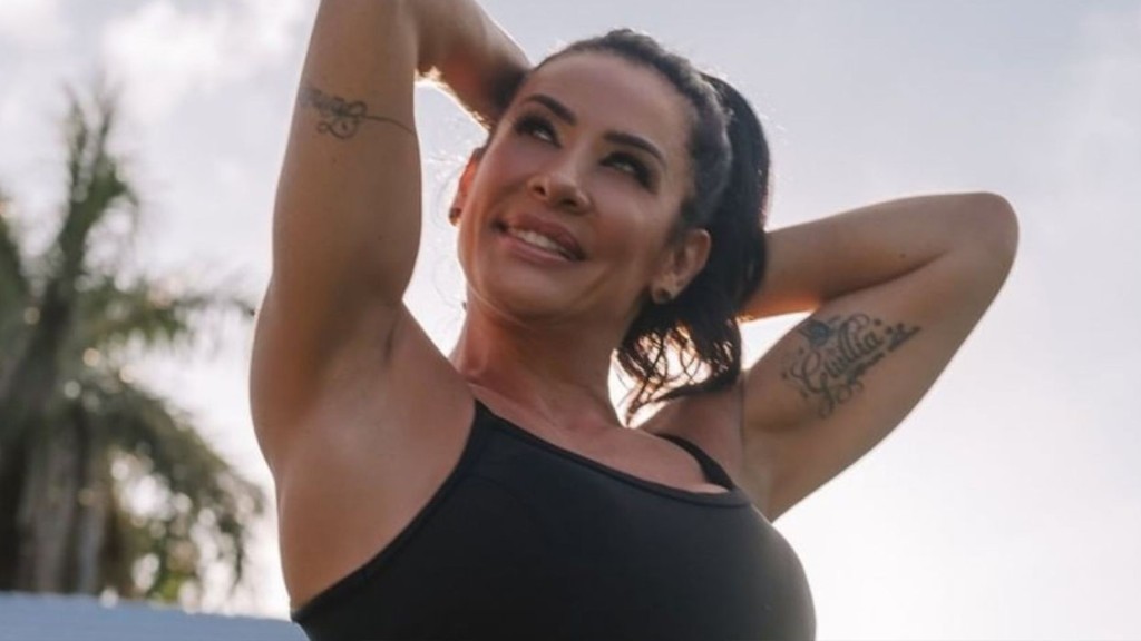 Scheila Carvalho reflete sobre envelhecer com saúde e revela foco aos 52 anos